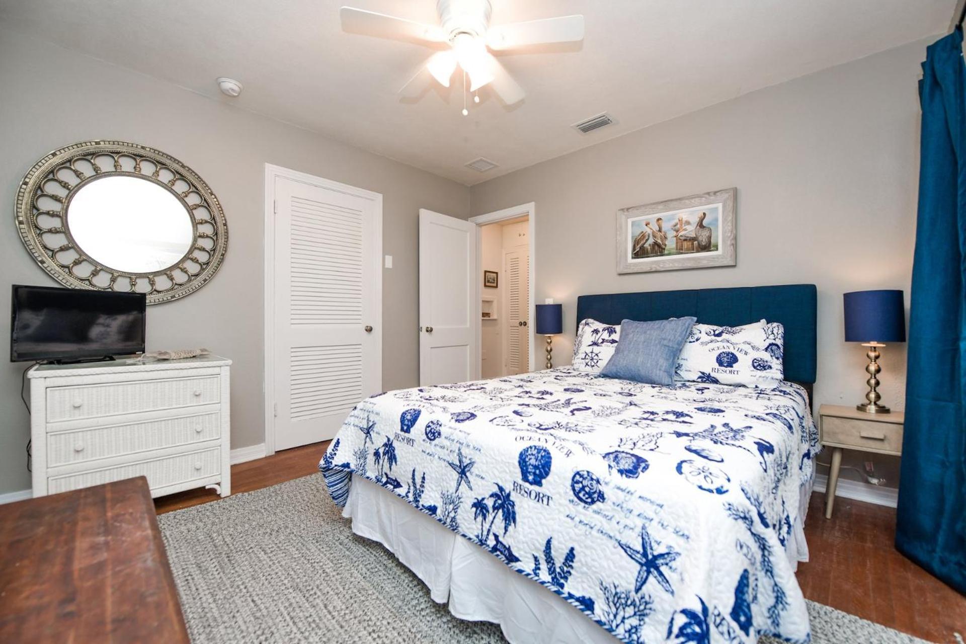 Casa Posada - So Close You Can Hear The Waves Historic Beach Cottage W Beach Gear Anna Maria Exterior photo